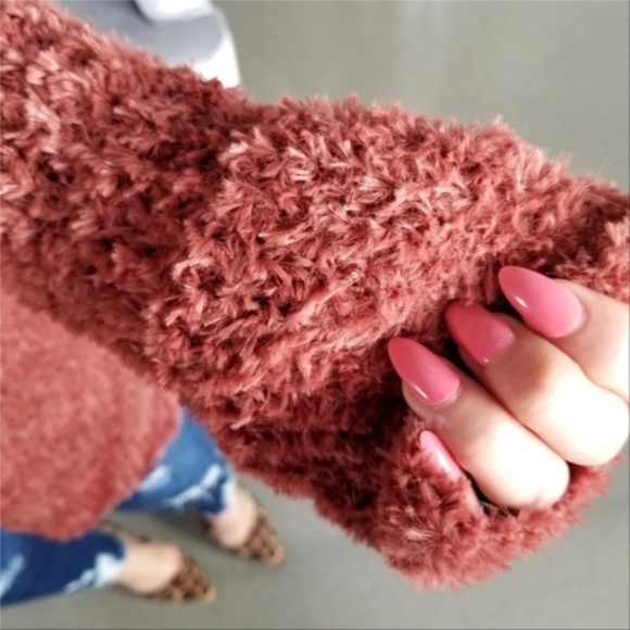 Ultra Soft Oversized Cozy Womens Sweater - Picture 4 of 5